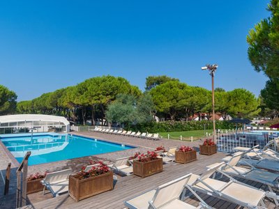 Piscina riscaldata e coperta (bassa stagione)