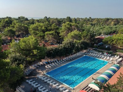 Piscina semi-olimpionica